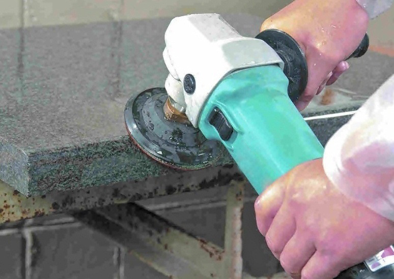Cukup klik disini, Anda akan tahu 5 cara merawat ubin granit yang mudah